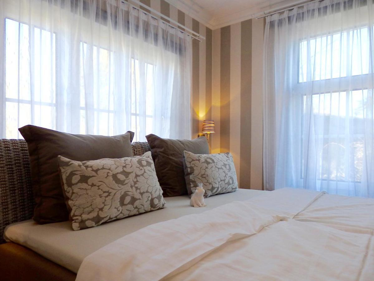 Strandhotel Villa Louisa & Appartementhaeuser Villa Josephine Und Villa Christine Juliusruh Dış mekan fotoğraf