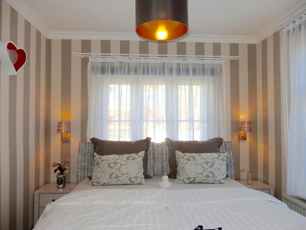 Strandhotel Villa Louisa & Appartementhaeuser Villa Josephine Und Villa Christine Juliusruh Dış mekan fotoğraf